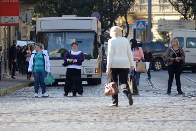 Родичі військових перекрили дороги у центрі Львова (Фоторепортаж) + (Відео) — фото 3