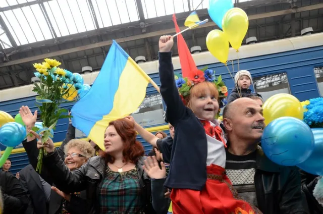 До Львова повернулися 300 львівських прикордонників, які понад два місяці тримали оборону на Луганщині (Фоторепортаж) + (Відео) — фото 1