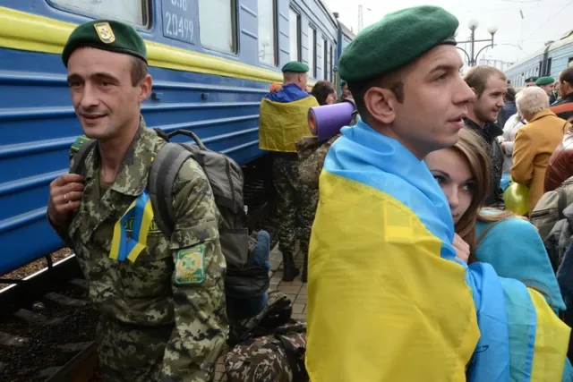 До Львова повернулися 300 львівських прикордонників, які понад два місяці тримали оборону на Луганщині (Фоторепортаж) + (Відео) — фото 3