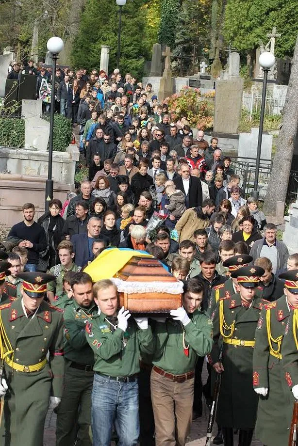 Віктор Гурняк знайшов вічний спокій на Личаківському кладовищі (Фоторепортаж) + (Відео) — фото 7