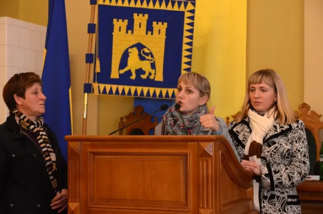 Депутати ЛМР таки визнала сквер на пр. Червоної Калини сквером (Фото) + (Відео) — фото 1
