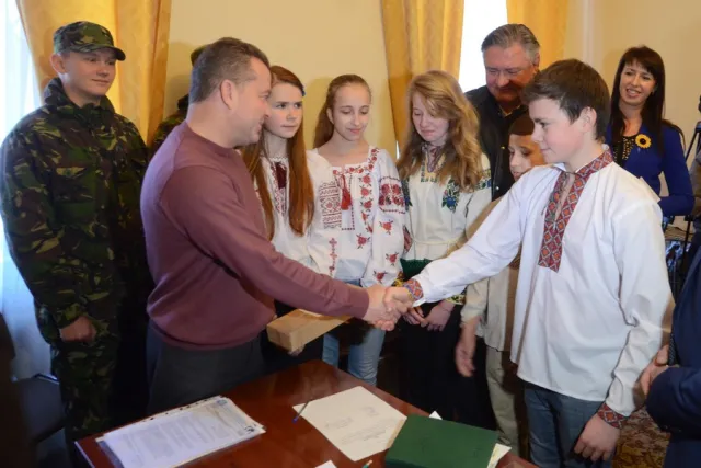 Львівські школярі зібрали гроші для військових із зони АТО (Фото) + (Відео) — фото 3