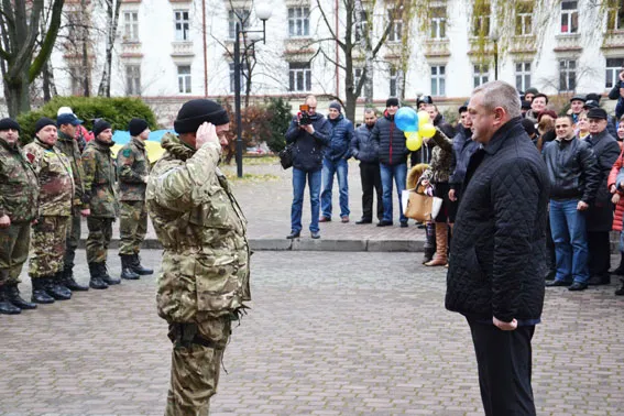 «Ласкаво просимо додому!»: транспортні правоохоронці повернулись з зони АТО (Фоторепортаж) — фото 5