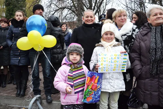 «Ласкаво просимо додому!»: транспортні правоохоронці повернулись з зони АТО (Фоторепортаж) — фото 8