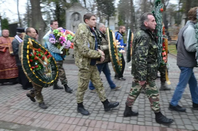 Львів провів в останню путь Героя, добровольця батальйону «Айдар» Дмитра Жовтого (Фоторепортаж) — фото 3