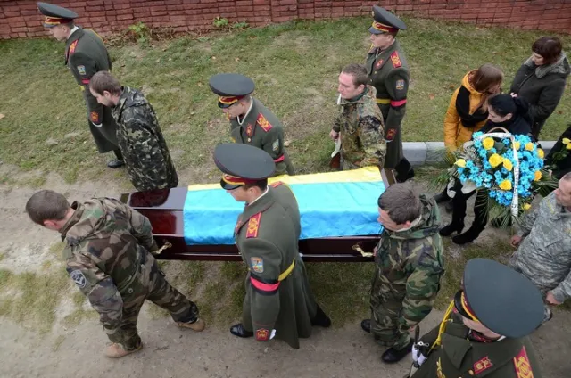 Львів провів в останню путь Героя, добровольця батальйону «Айдар» Дмитра Жовтого (Фоторепортаж) — фото 5