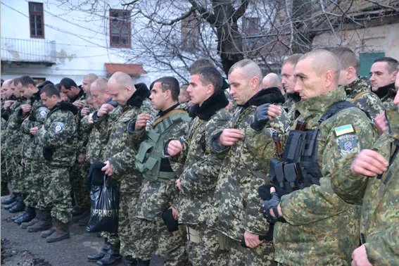 Львівські правоохоронці знову поїхали на Схід (Фоторепортаж) — фото 3