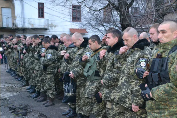 Львівські правоохоронці знову поїхали на Схід (Фоторепортаж) — фото 7