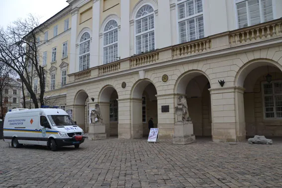 У Львівській міській раді вибухівки не знайдено — фото 1