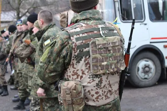 Правоохоронці Львівщини вирушили у зону проведення АТО (Фоторепортаж) — фото 3