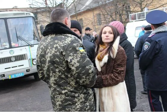 Правоохоронці Львівщини вирушили у зону проведення АТО (Фоторепортаж) — фото 6