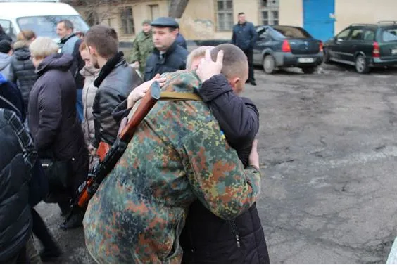Правоохоронці Львівщини вирушили у зону проведення АТО (Фоторепортаж) — фото 7