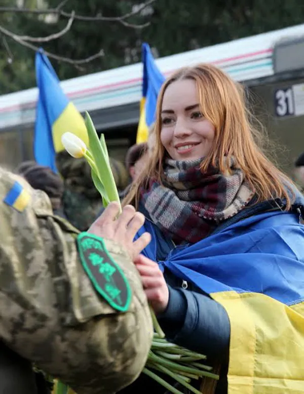 Понад сто львівських десантників повернулися додому із зони АТО (Фоторепортаж) — фото 1