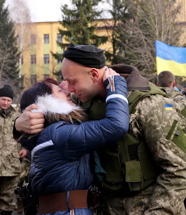 Понад сто львівських десантників повернулися додому із зони АТО (Фоторепортаж) — фото 14