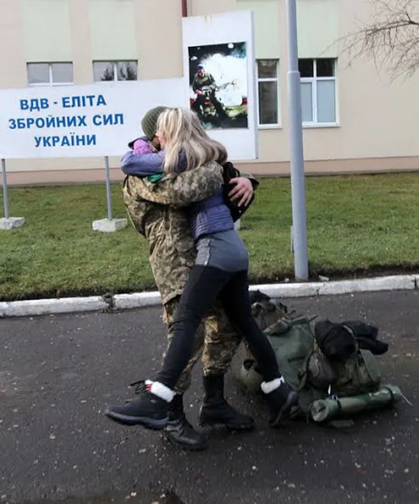 Понад сто львівських десантників повернулися додому із зони АТО (Фоторепортаж) — фото 15