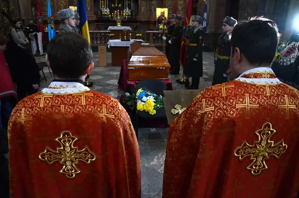 У Львові попрощались із Героєм АТО Андрієм Лозинським (Фото) — фото 2