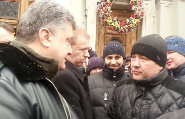 У Львові Порошенка зустріли пікетом (Фоторепортаж) + (Відео) — фото 2