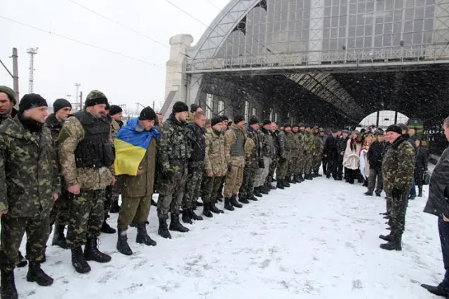 До Львова із зони АТО повернулися 350 бійців 24-ї бригади (Фоторепортаж) — фото 3
