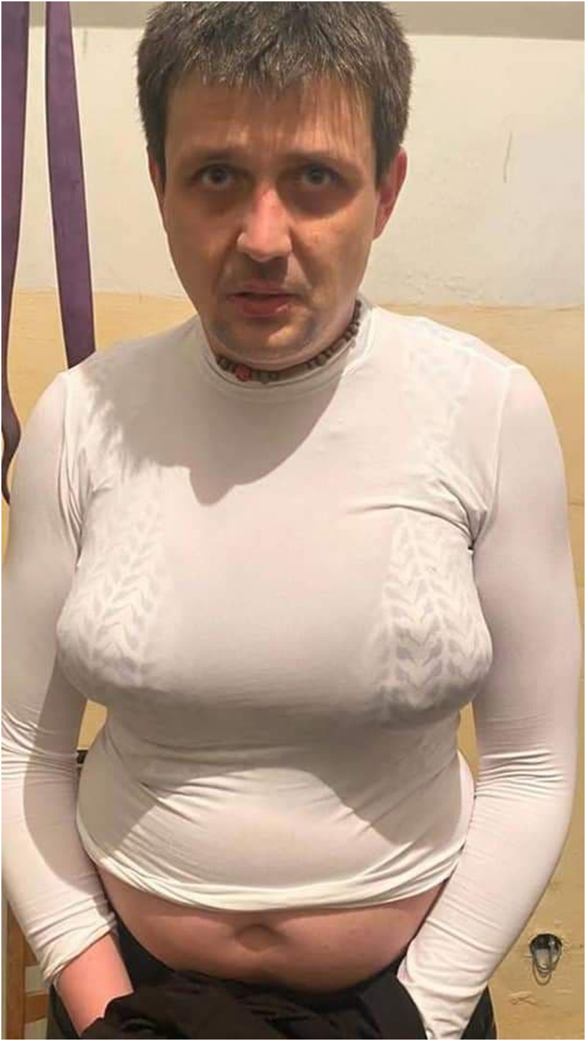 ухилянт у жіночому одязі