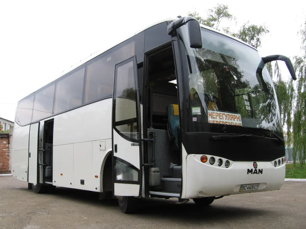 Lemberg Bus, пасажирські перевезення та оренда автобусів