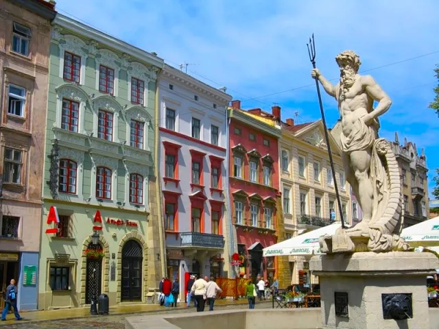 Бюджетні вихідні в культурній столиці — фото 1
