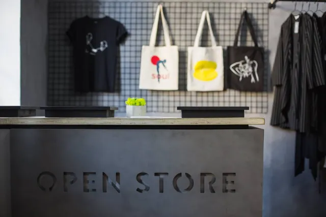 Магазин "Open Store Lviv" ("Опен Стор Львів") — фото 6
