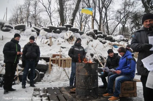 Львівська ОДА за барикадами (Фоторепортаж) — фото 2