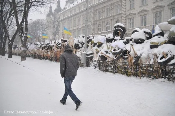 Львівська ОДА за барикадами (Фоторепортаж) — фото 5