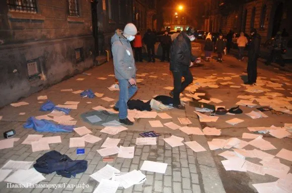Галицький райвідділ міліції на вул. Мартовича у Львові захоплено (Фоторепортаж) — фото 1