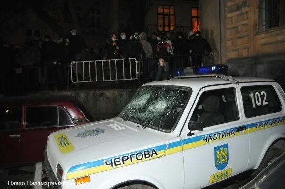 Галицький райвідділ міліції на вул. Мартовича у Львові захоплено (Фоторепортаж) — фото 7