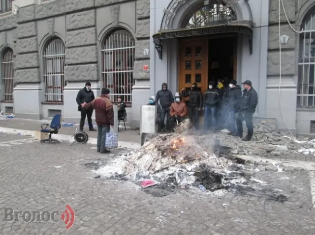 Руїни під захопленою будівлею ГУ МВСУ у Львівській області (Фоторепортаж) — фото 6
