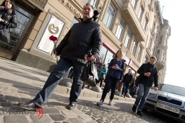 Львівські студенти вшанували пам'ять Небесної сотні тихою ходою (Фоторепортаж) — фото 5