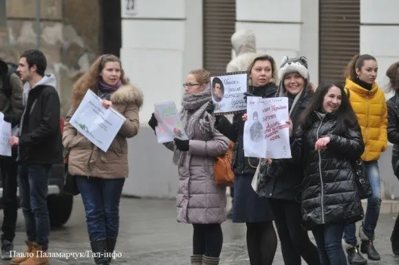 Живий ланцюг з нагоди вшанування 200-річчя з дня народження Т.Шевченка (Фоторепортаж) — фото 4