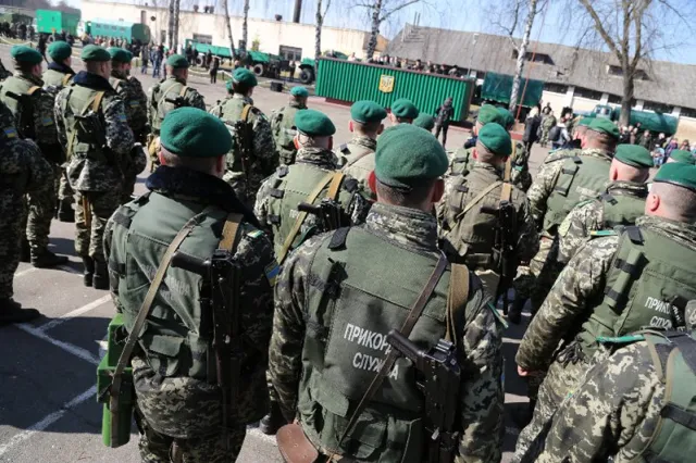 Зі Львова відправили близько 300 добровольців-прикордонників для захисту східного кордону України (Фоторепортаж) — фото 6