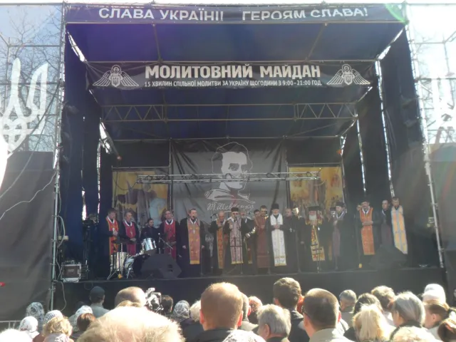 У Львові вшанували сороковини «Небесної сотні» панахидою та віче (Фоторепортаж) + (Відео) — фото 2