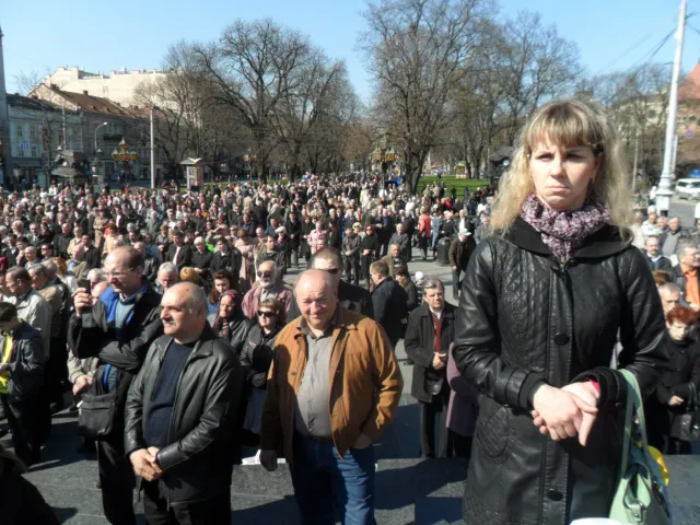 У Львові вшанували сороковини «Небесної сотні» панахидою та віче (Фоторепортаж) + (Відео) — фото 3