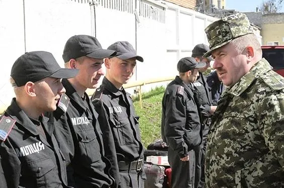 Близько 40 військовослужбовців з Криму прибули подальшого проходження служби на Захід України (Фото) — фото 2