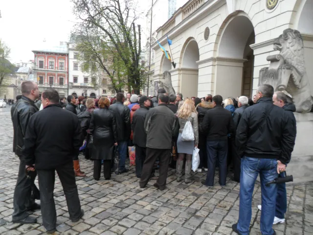 Робочий день Андрія Садового розпочався з обурених працівників ринку «Любінське сяйво» (Фоторепортаж) + (Відео) — фото 1