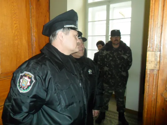 Кілька десятків представників «Правого сектору» та обурених львів'ян увірвалося до Львівської міської ради (Фоторепортаж) + (Відео) — фото 3