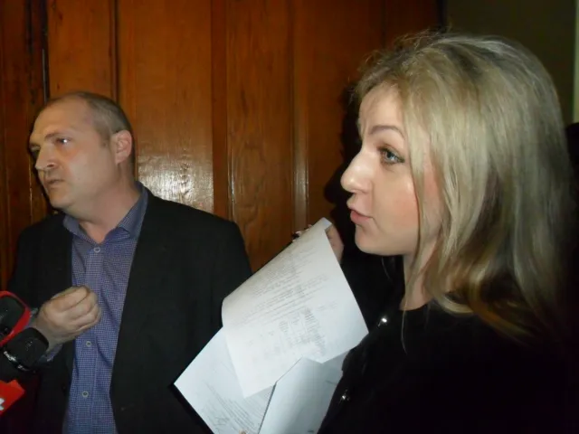 Кілька десятків представників «Правого сектору» та обурених львів'ян увірвалося до Львівської міської ради (Фоторепортаж) + (Відео) — фото 4