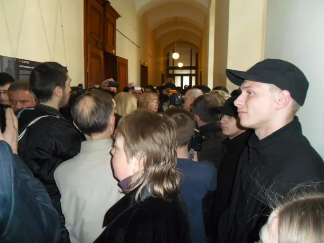 Кілька десятків представників «Правого сектору» та обурених львів'ян увірвалося до Львівської міської ради (Фоторепортаж) + (Відео) — фото 7