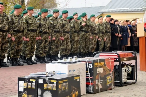 Львівським прикордонникам відправили бронежилети, спальні мішки, подарунки з нагоди Великодня (Фоторепортаж) — фото 4