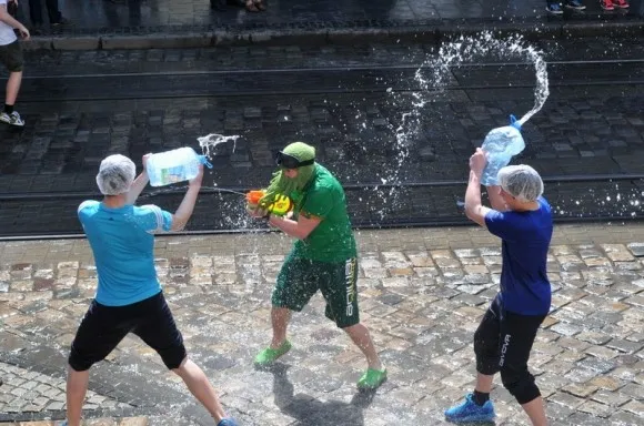 Обливаний понеділок у Львові (Фоторепортаж) + (Відео) — фото 8