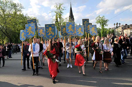 У Львові відбувся Парад вишиванок (Фоторепортаж) — фото 6