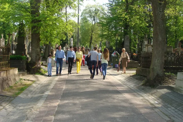 На Провідну неділю правили панахиду за Героями небесної Сотні (Фоторепортаж) — фото 2