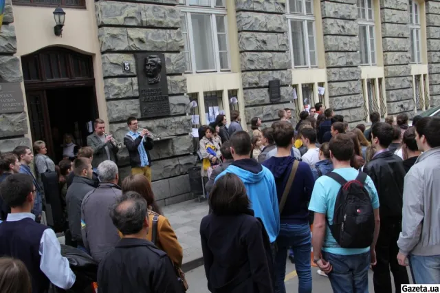 Корупція у Львівській музичній академії. Студенти проти ректора-хабарника (Фоторепортаж) — фото 5