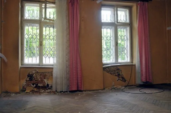 У Львові продовжує руйнуватись житловий будинок, а міська влада не реагує (Фото) — фото 2