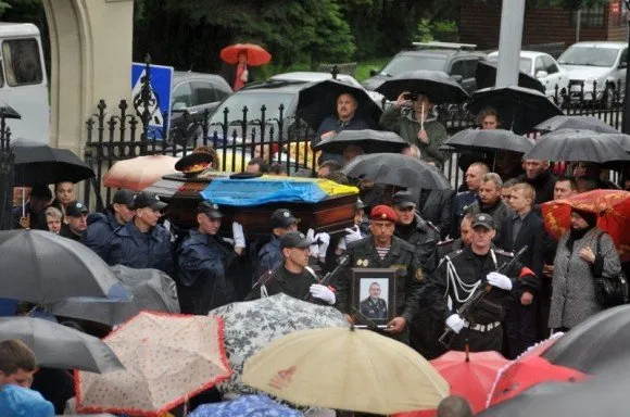 У Львові прощалися із загиблим під Слов’янськом генералом Сергієм Кульчицьким (Фоторепортаж) — фото 1