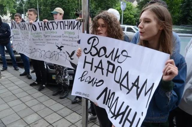 У Львові від МЗС вимагали визволити затриманих у Криму Cенцова та Кольченка (Фото) + (Відео) — фото 1