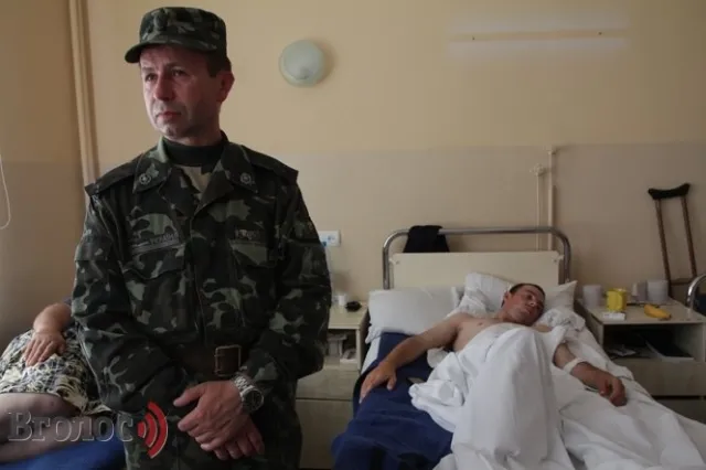 Львівські донори допомагають військовим, пораненим в ході АТО (Фото) — фото 2